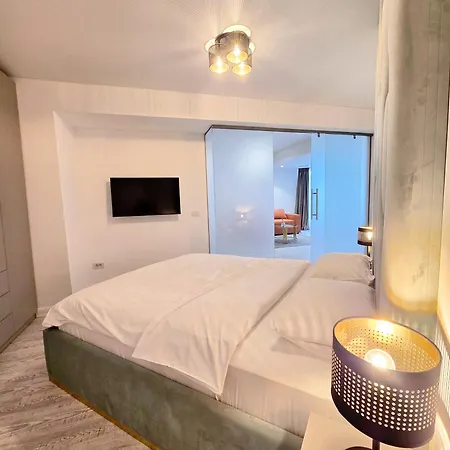 No 906a White Titanic By Endless Summer - Premium Sea View Năvodari